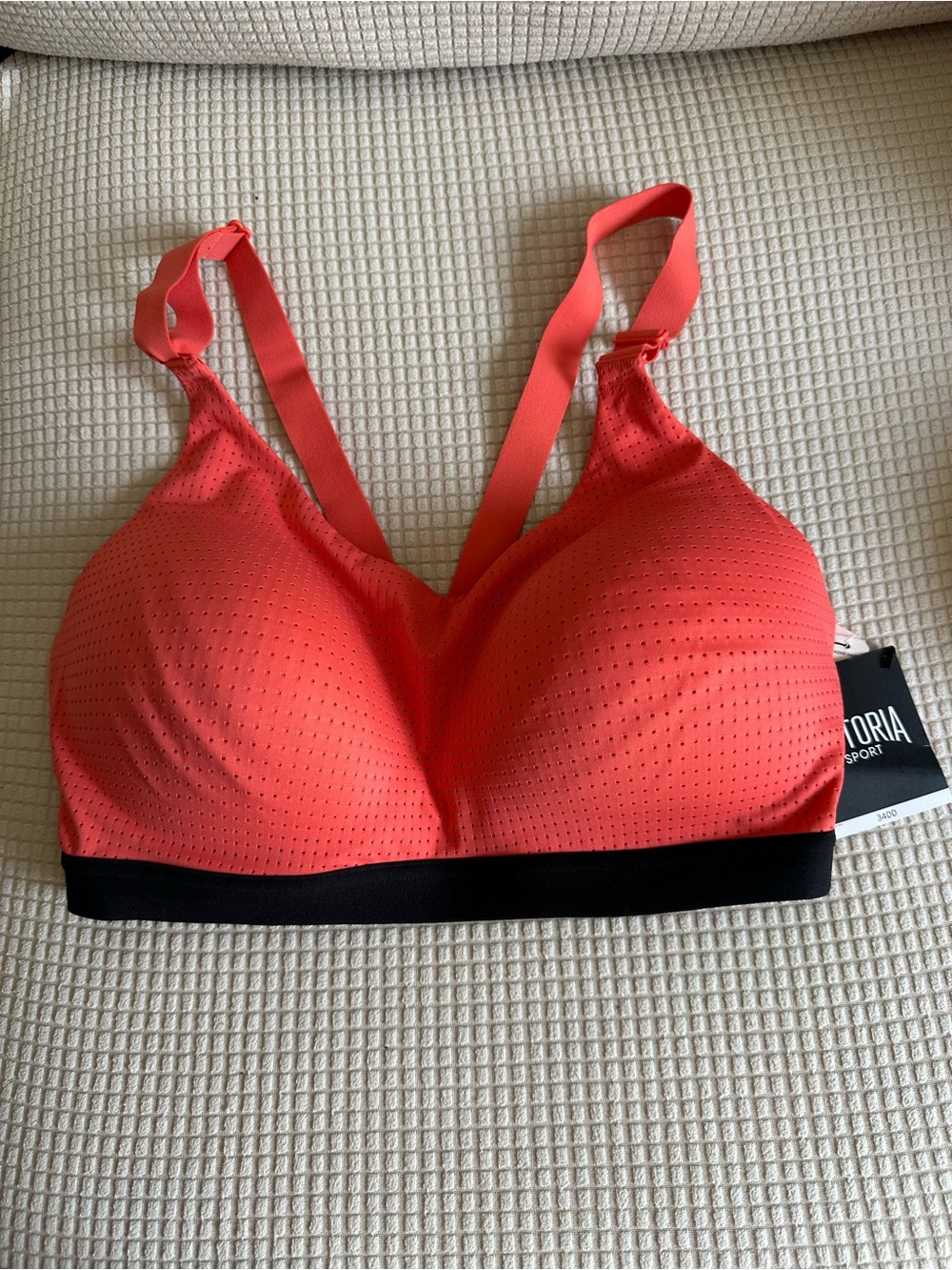 Coral Victoria’s Secret NWT High Support Sports Bra Size 34DD